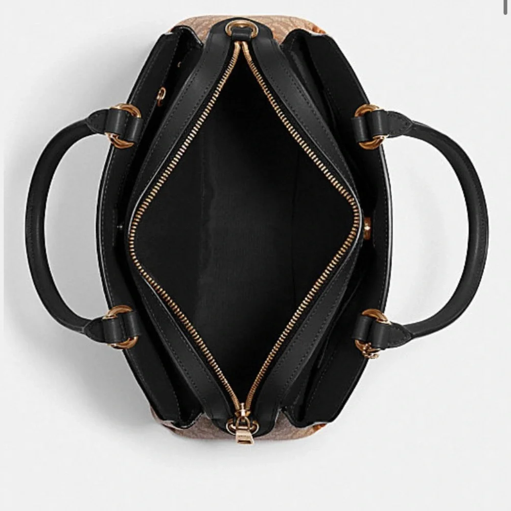 Coach Bag! Satchel/Crossbody. Medium size. Perfect for winter style! - Picture 2 of 4